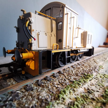 Load image into Gallery viewer, Ruston &amp; Hornsby - 29161 - Class 07 V2 ICI 07005 - OO Gauge - HELJAN
