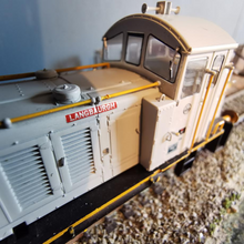 Load image into Gallery viewer, Ruston &amp; Hornsby - 29161 - Class 07 V2 ICI 07005 - OO Gauge - HELJAN
